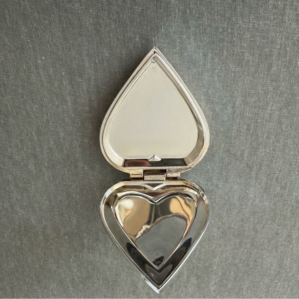 REED & BARTON Vintage Silverplated Trinket Heart Box Engraved “HSJ” or “HJS” - Picture 3 of 14